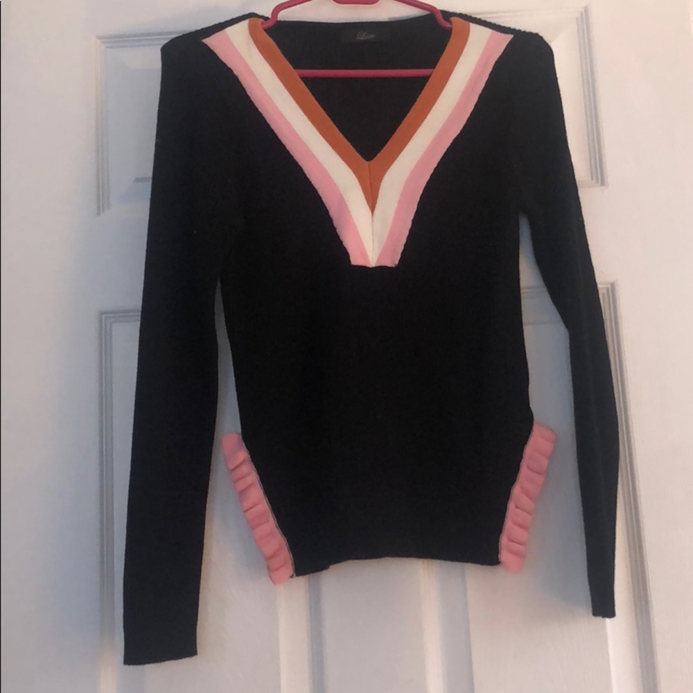 Cute luxe v neck sweater SMALL